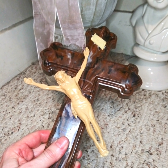 Antique 1930's Rare Brown & Ivory Marble Looking Catholic "Sick Call" Crucifix - Picture 3 of 11